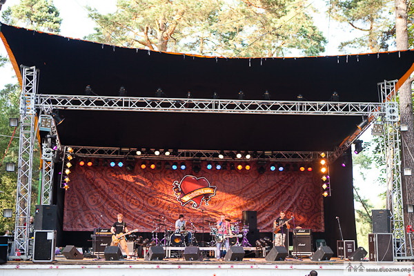 http://budzma.org/wp-content/gallery/basovishchapyershydzyen/tarantinoby_basovishca-4300.jpg