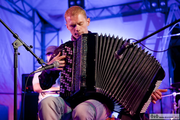 http://budzma.org/wp-content/gallery/mozhna-09-2010/tarantinoby_mozhno-7962.jpg