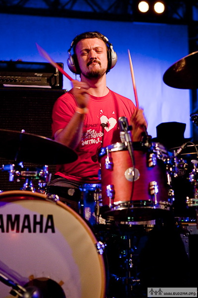 http://budzma.org/wp-content/gallery/mozhna-09-2010/tarantinoby_mozhno-8276.jpg