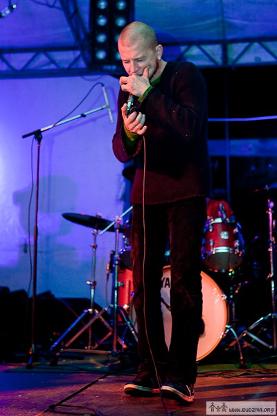 http://budzma.org/wp-content/gallery/mozhna-09-2010/tarantinoby_mozhno-9519.jpg