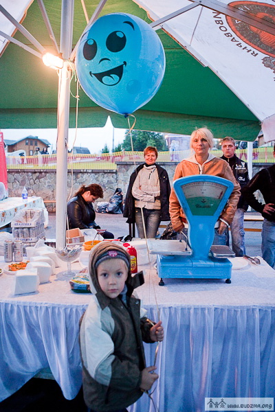 http://budzma.org/wp-content/gallery/navalnica-dzyen-druhi-fotarepartazh/tarantinoby_navalnica2010-5406.jpg