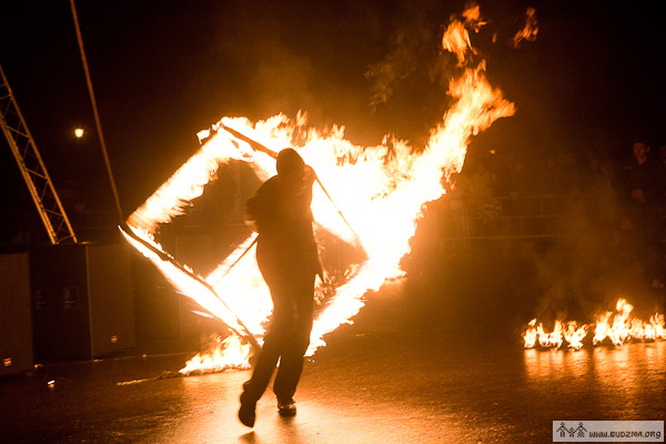 http://budzma.org/wp-content/gallery/navalnica-dzyen-druhi-fotarepartazh/tarantinoby_navalnica2010-5556.jpg